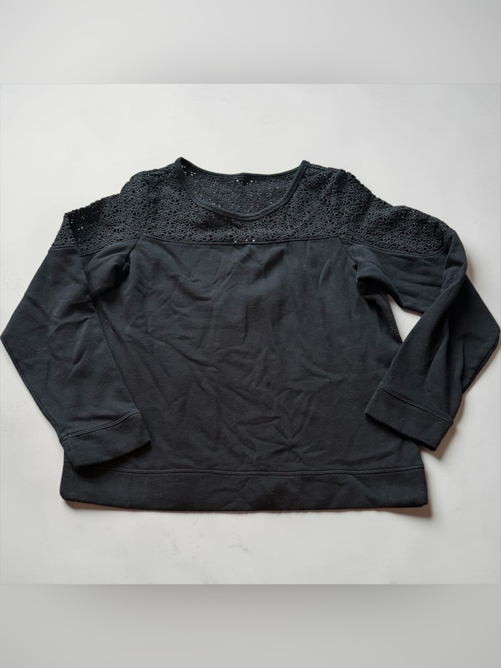 EXPRESS L Black Crochet Top & Shoulder Design Sweatshirt R $64 - Picture 4 of 13
